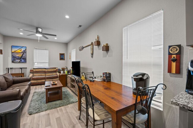 Building Photo - For Rent in Norfolk – Spacious 4 Bedroom Home!