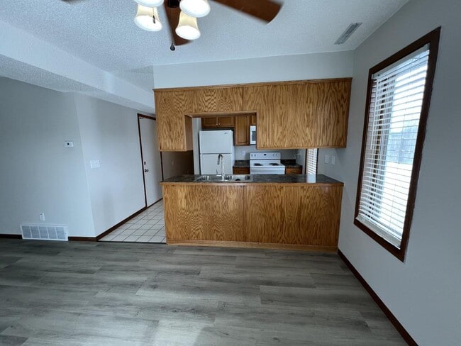 Building Photo - 2210 18th Ave SE