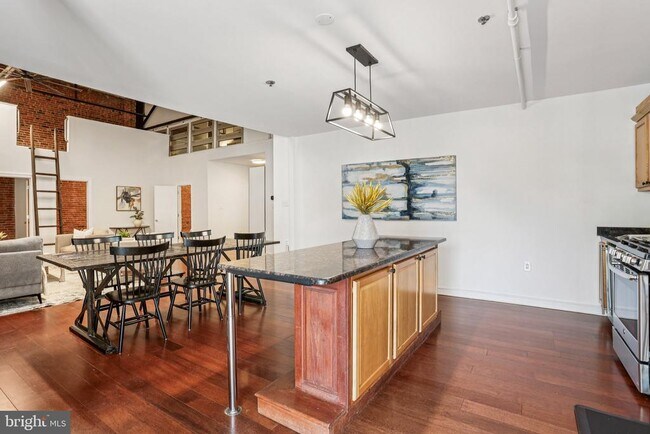 Building Photo - 810 N Hancock St