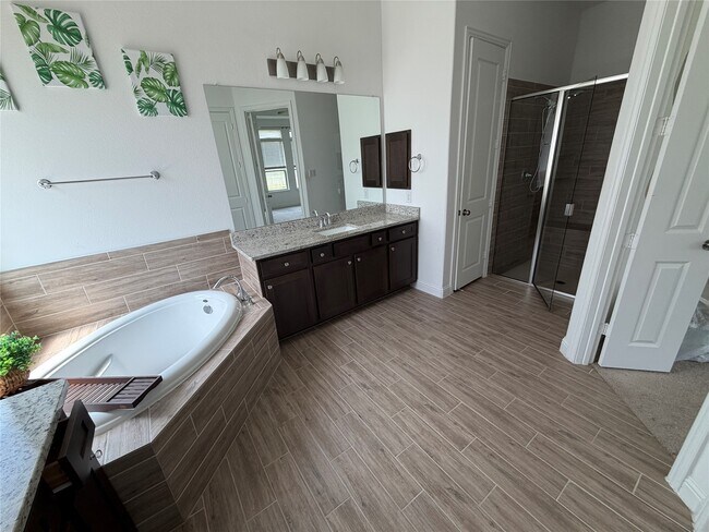 Building Photo - 6539 Fairway Gln Ln