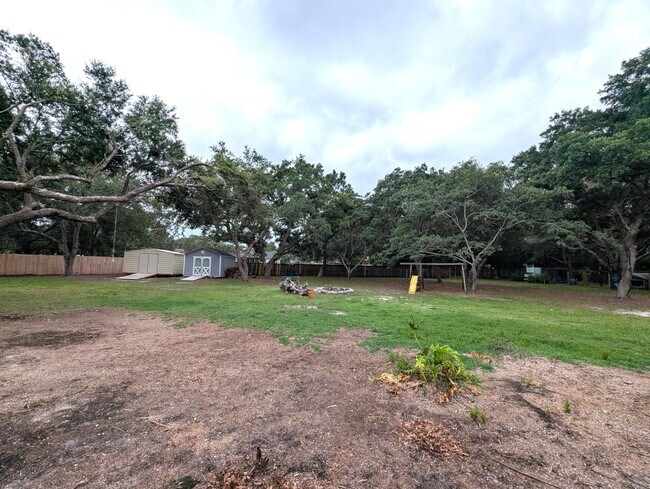 Building Photo - 8717 Sand Pine Dr