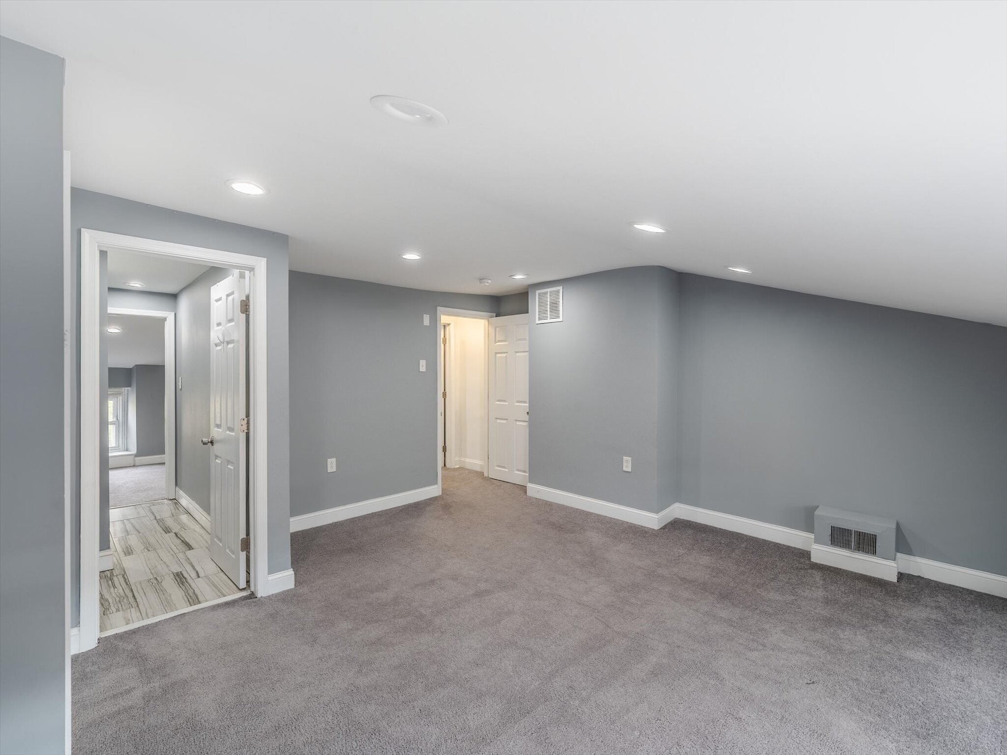 Building Photo - 4205 Main St