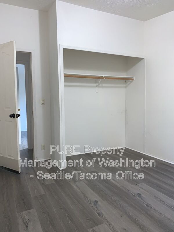 Building Photo - 16008 34th St E