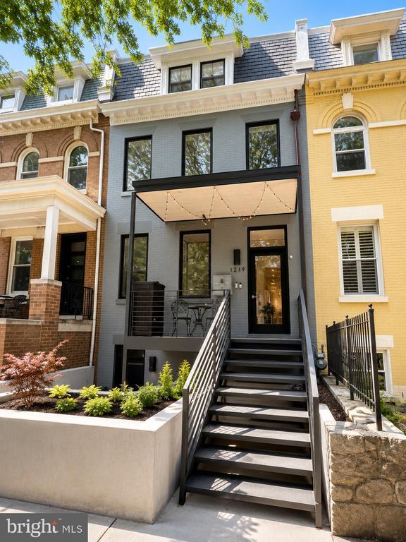 Building Photo - 1219 Park Rd NW