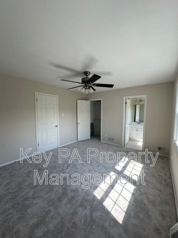 Building Photo - 517 S Coventry Ln