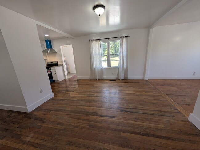 Building Photo - 427 Crossway Rd