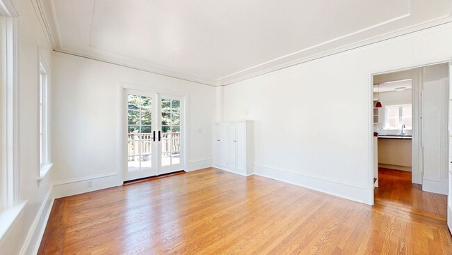 Building Photo - Stunning 4 Bedroom Home In Sought After Pi...