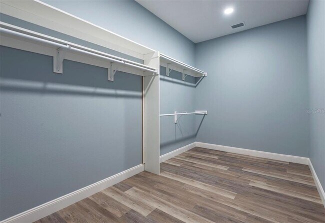 Building Photo - 1918 N Betty Ln