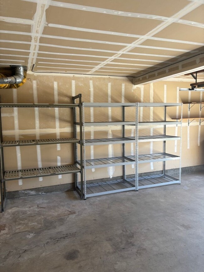 Building Photo - Two Bedroom Two Bath, plus Office Townhouse in Aptos