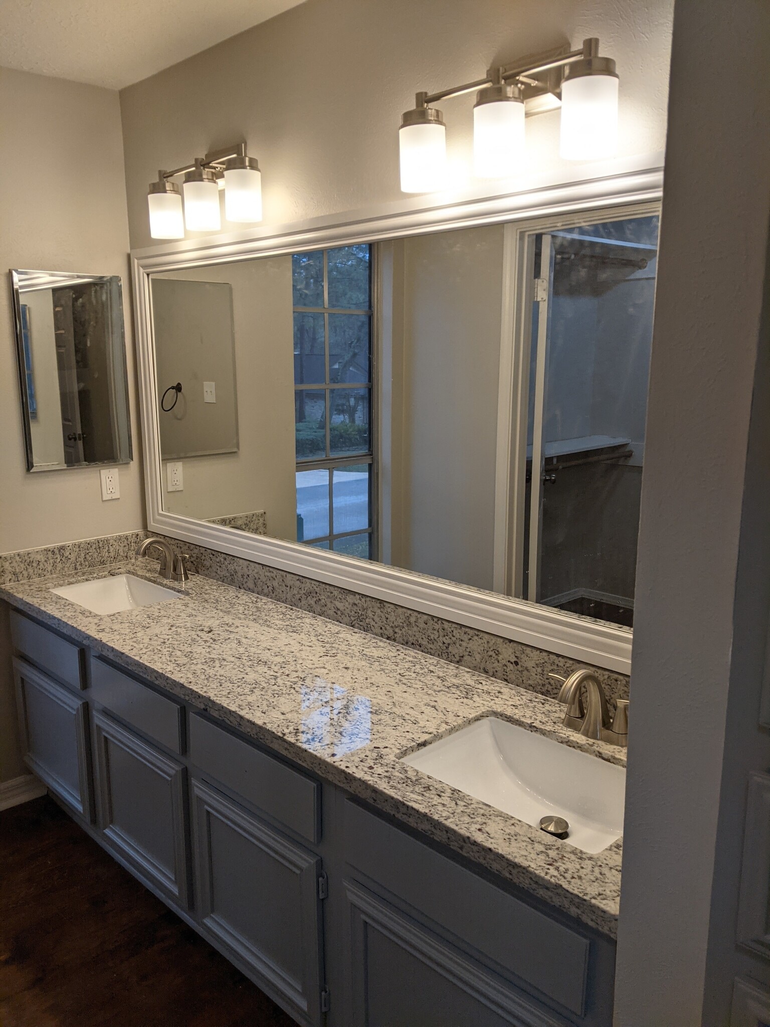 Master bathroom - 2 Meadow Star Ct