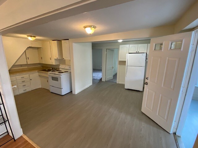 Building Photo - 28 Jackson St