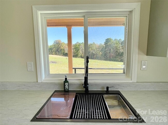 Building Photo - 1475 Oakland Rd