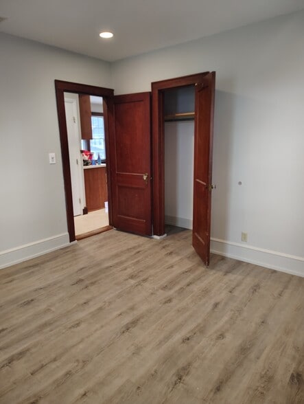 Building Photo - 45 Ardmore St