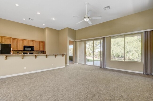 Building Photo - ELEGANT Single Story, 2 Bedroom Home in ANTHEM Gated Community!