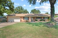 Building Photo - 605 Southland Dr
