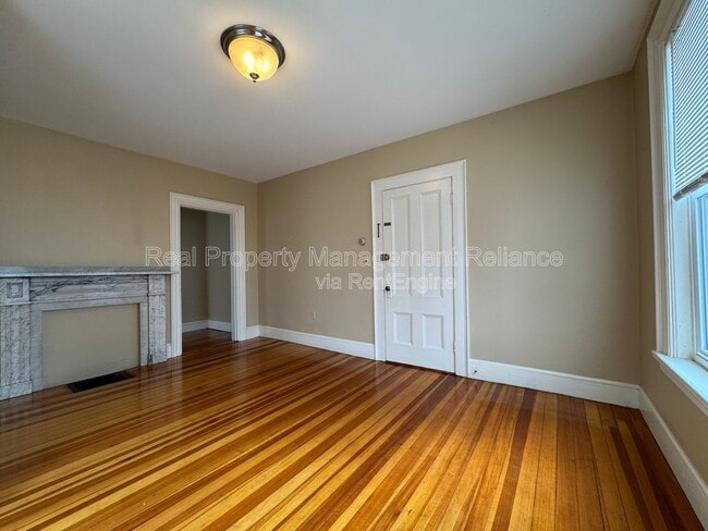 Building Photo - 16 Franklin Pl