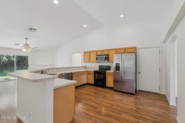 Building Photo - 350 Turtle Dove Dr