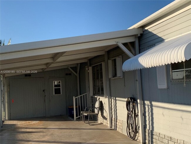 Building Photo - 1620 SW 64th Way