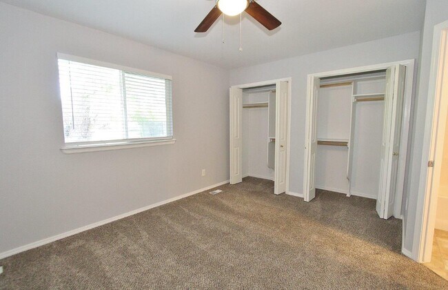 Building Photo - 2624 Manchester Dr