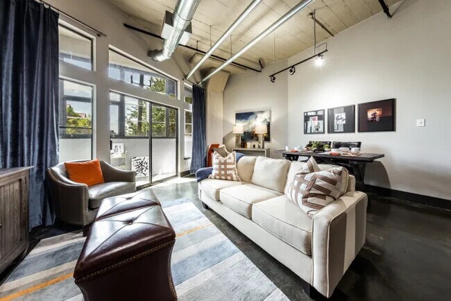 Building Photo - Limited-Time Deal: 1 Month Free!