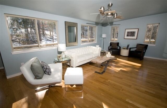 Building Photo - Beautiful  lakefront home with gorgeous views