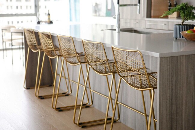 Building Photo - 60 E Randolph St