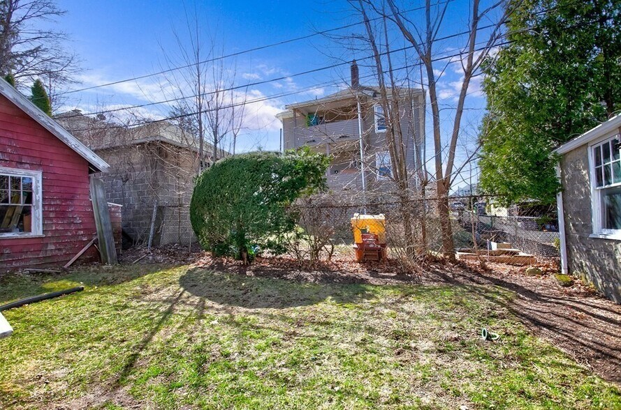 Building Photo - 152 Theodore Parker Rd