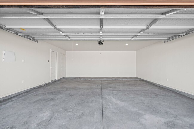 Building Photo - Country Living In Roosevelt ISD!