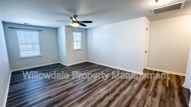 Building Photo - 993 Deaton Dr