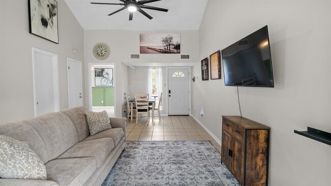 Building Photo - 68 Westwood Dr W