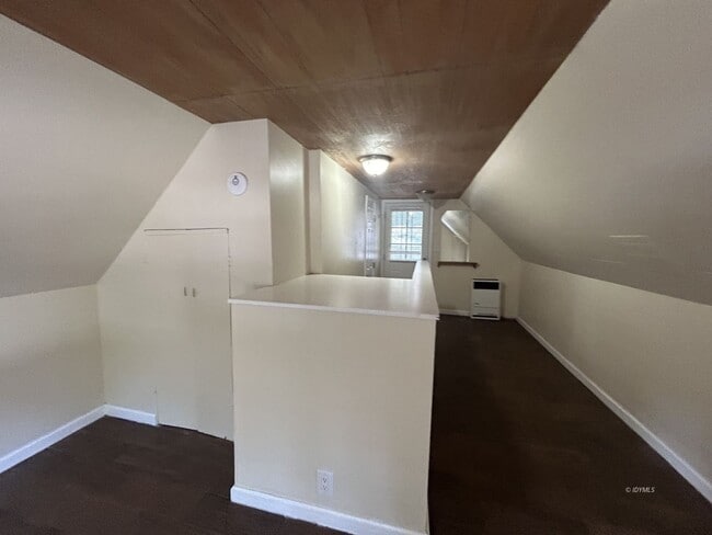 Building Photo - Shady Pines Cabin 1 bd.+1 Loft Bd. 1 Ba. w/ Sm. Fenced Yard.