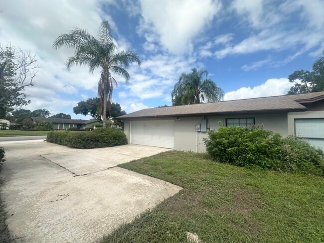 Primary Photo - 107 Maplewood Dr