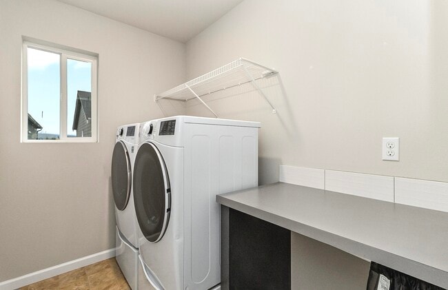 Building Photo - 10213 6th Pl SE