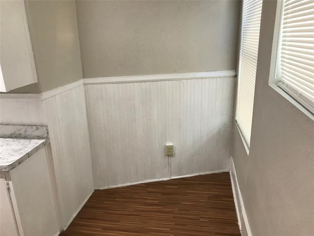 Building Photo - 1118 N Zang Blvd