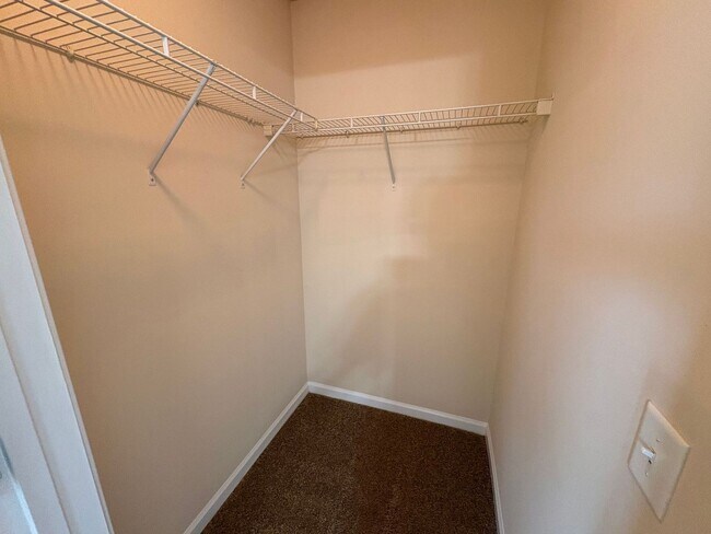 Building Photo - 361 Bridgewater Cir