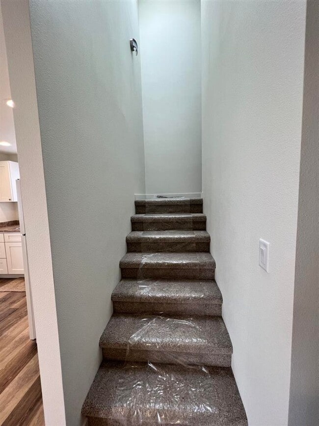 Building Photo - ThomasV