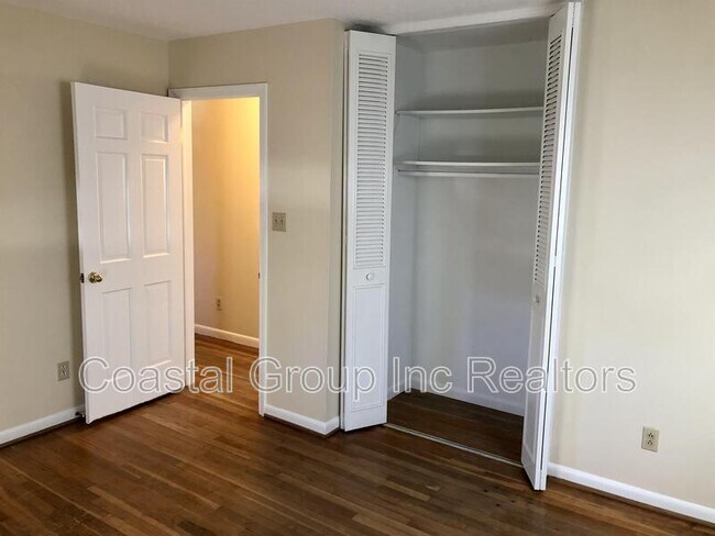 Building Photo - 613 Reef Ln