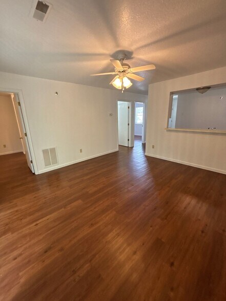 Building Photo - 1068 Mace Rd