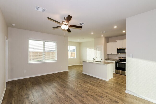 Building Photo - 7638 Tipton Meadow Way