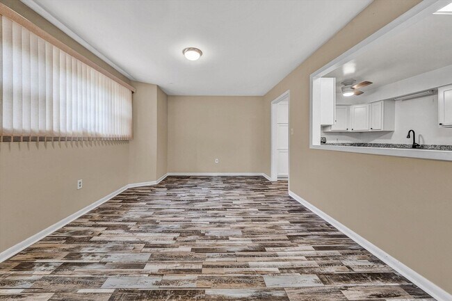 Building Photo - 5260 Crossbow Cir