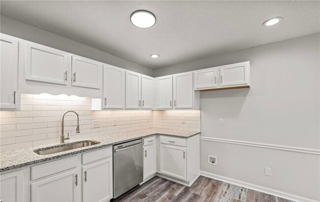 Building Photo - 3775 Wavebrook Ct