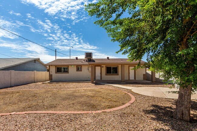 Building Photo - 3-Bedroom, 2-Bath Home with Spacious Backy...