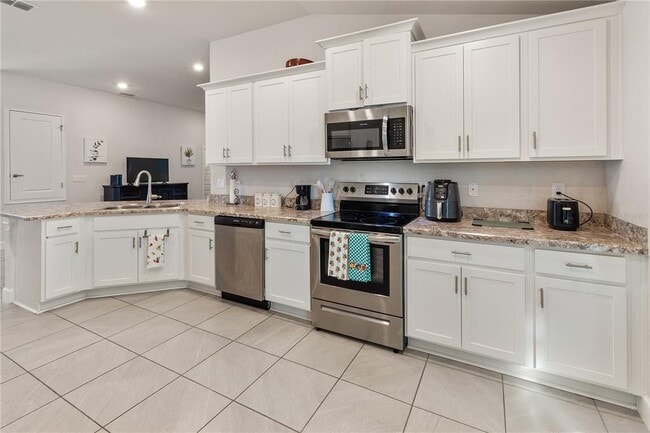 Building Photo - 135 Krenson Bay Loop