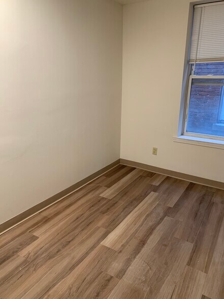 Building Photo - 65 Beach St