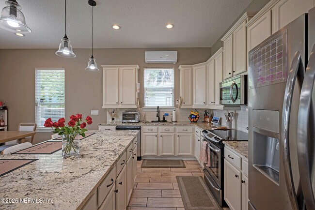 Building Photo - 3693 Lightview Ln