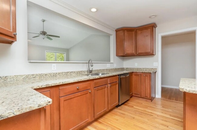 Building Photo - 1703 Cottontail Dr