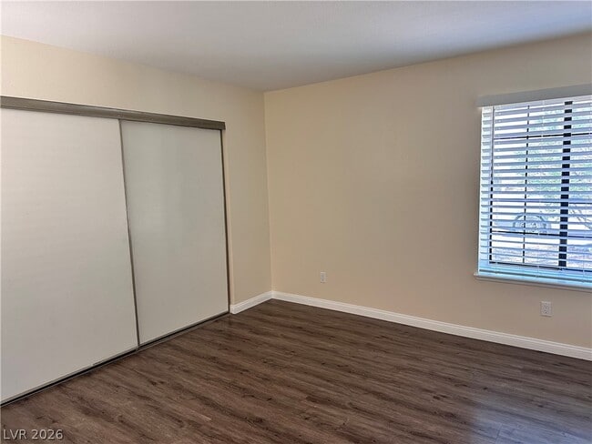 Building Photo - 1700 Rolling Hills Dr