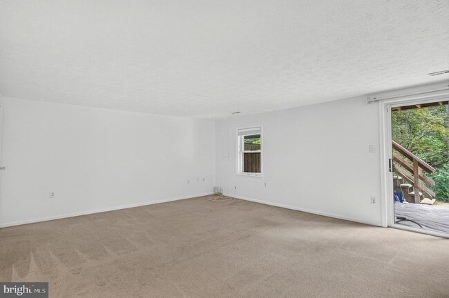 Building Photo - 14560 Creek Branch Ct