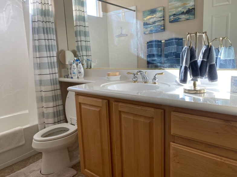 Building Photo - 1903 W Sunstar Dr