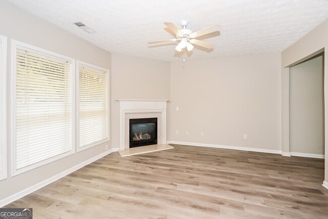 Building Photo - 222 Winterbury Dr